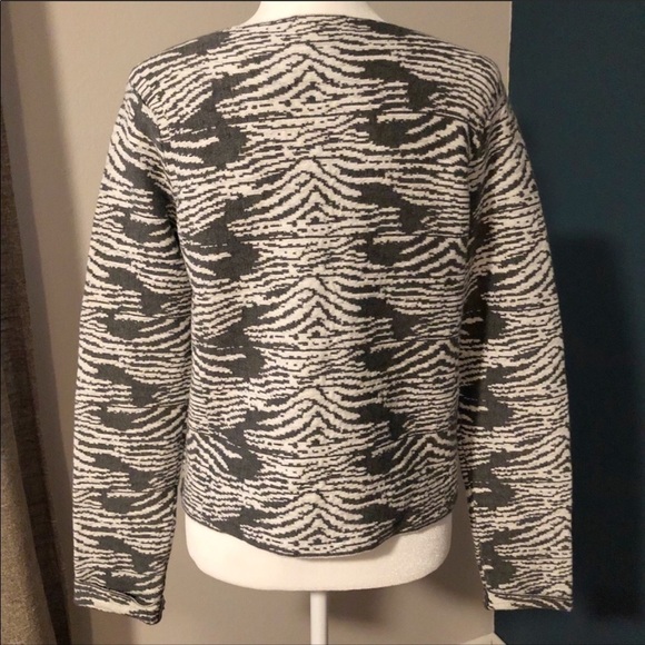 TOWNSEN gray and white cropped sweater - Picture 7 of 11